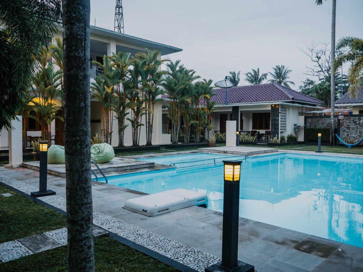 Sunrise Resort Batukaras ภายนอก รูปภาพ